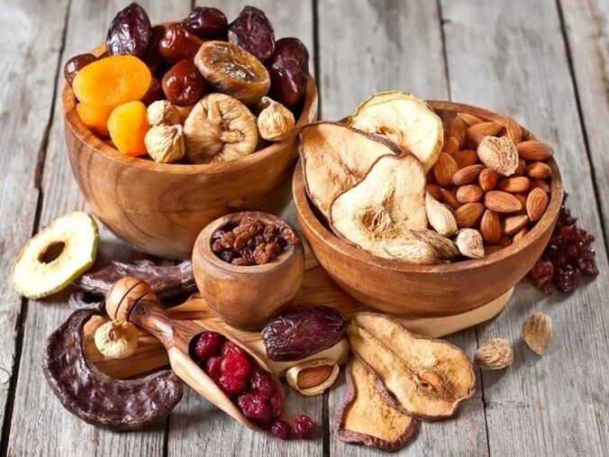 Dried fruits - a delicious snack in addition to buckwheat porridge