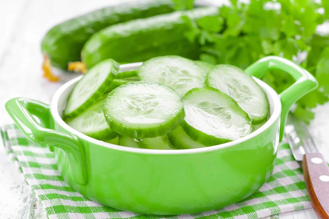 Cucumbers are an indispensable product for weight loss and the basis of fat-burning cocktails. 