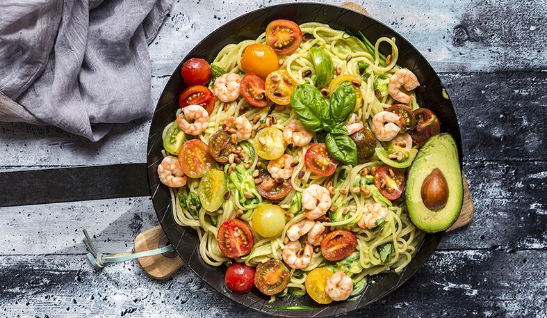 Noodles with shrimps and tomatoes - a variant of the ketogenic diet (2)